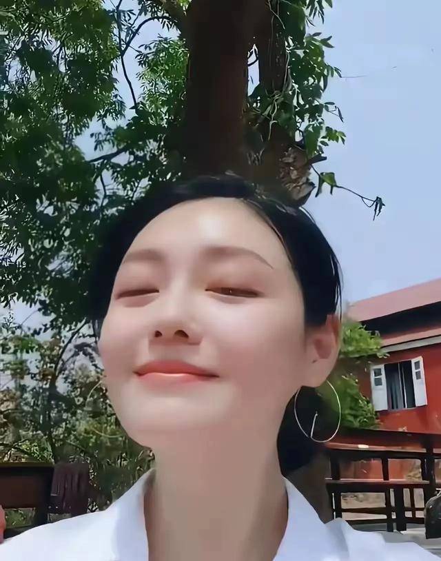 太狠！片酬低，挖隐私，说丑角，不看好，心高气傲的大S意能平吗